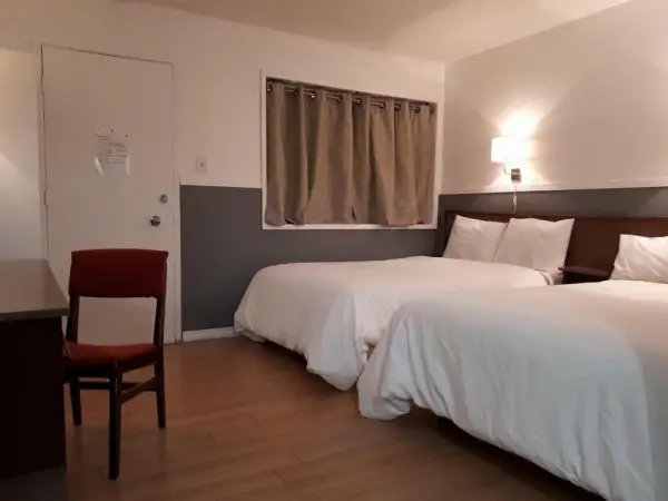 Falcon Nest Motel 7
